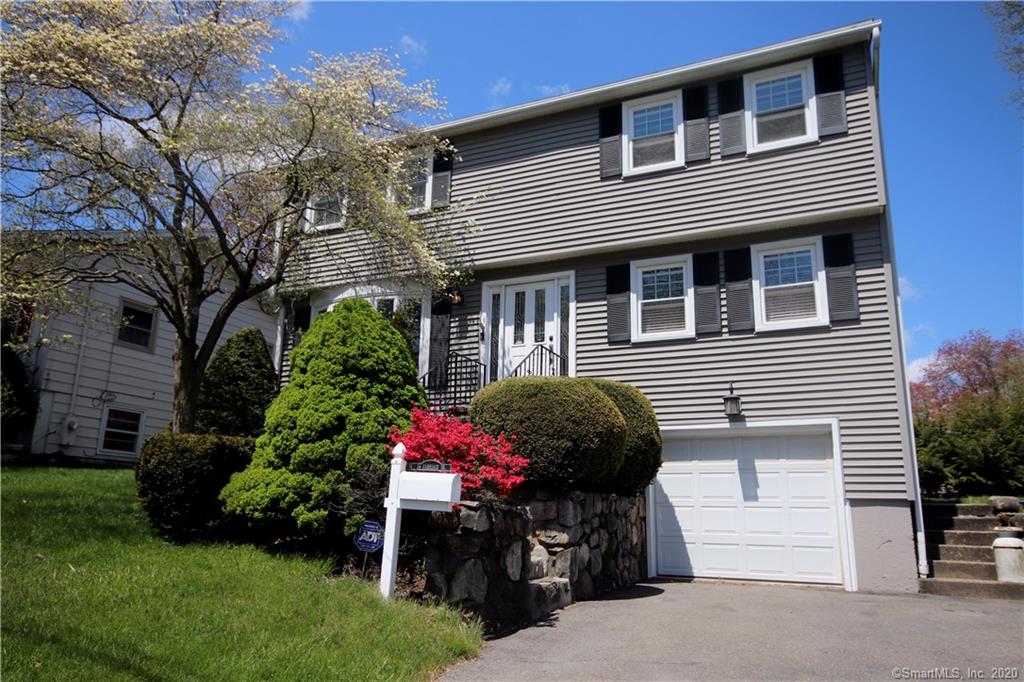 24 Carriage Drive, Waterbury, Connecticut 06708 MLS 170294805