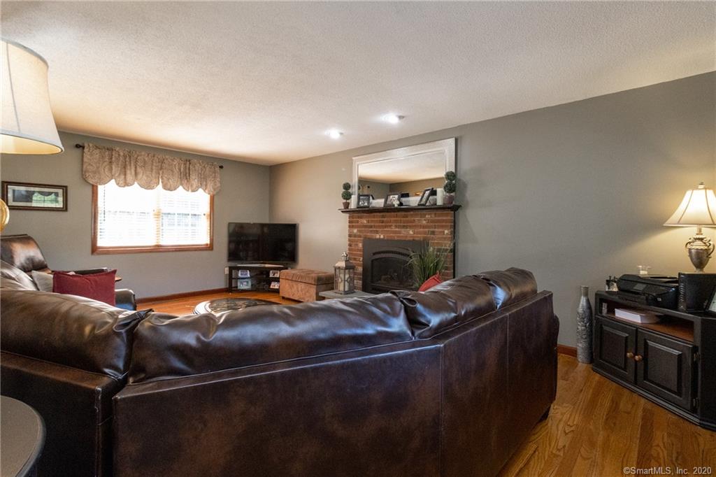 6 Vaillan Court, Prospect, Connecticut 06712 170320790 presented by