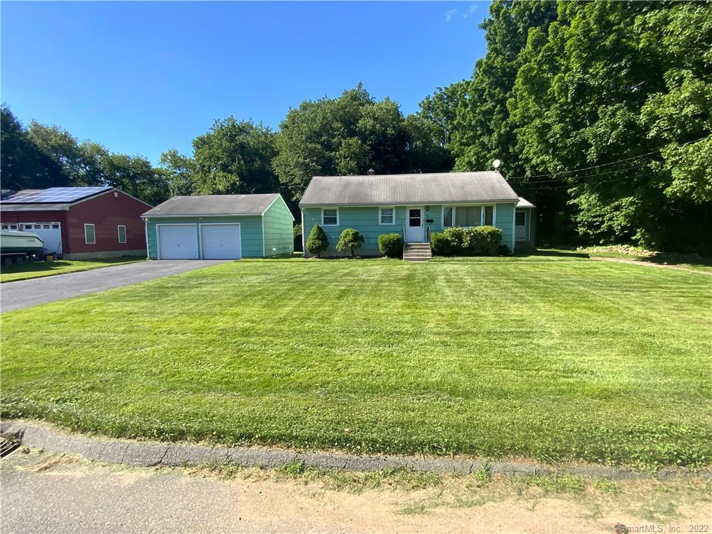 40 Meadow Road, Trumbull, Connecticut 06611 MLS 170506499 Regency